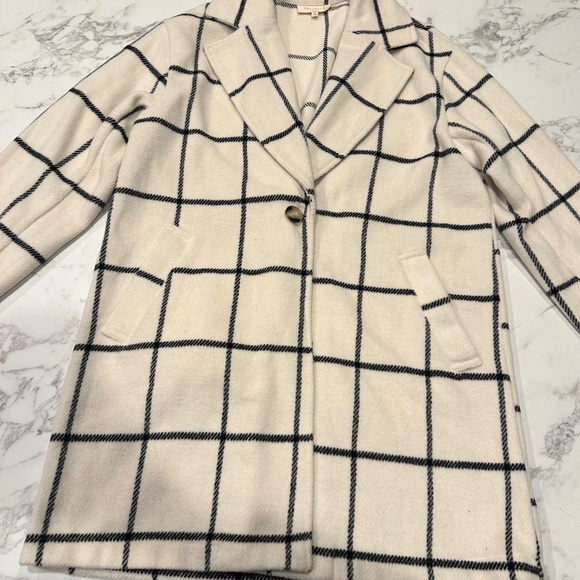 Plaid Overcoat - Picture 5 of 8